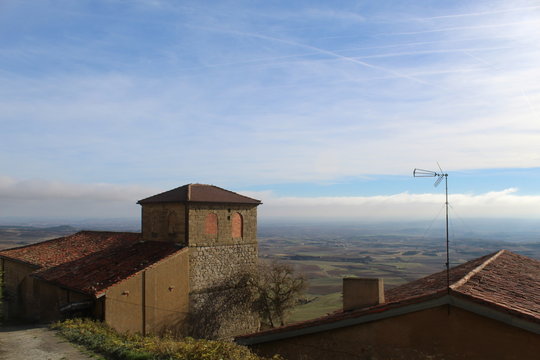 iglesia san millan,cellorigo,la rioja,comarca de haro,espa&ntilde;a,vista pe&ntilde;a luenga,montes obarenes