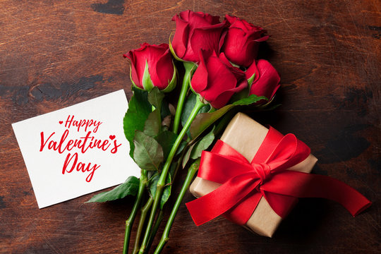 Valentine's day greeting card with roses