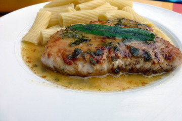 Putenschnitzel Saltimbocca