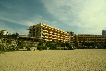 Fototapeta na wymiar Hotel am Strand von Pattaya