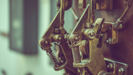 Engine Shock Absorber