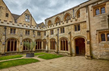 Fototapeta na wymiar The Cloister Garden of Christ Church Cathedral. Oxford. England