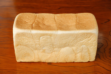 焼きたての食パン