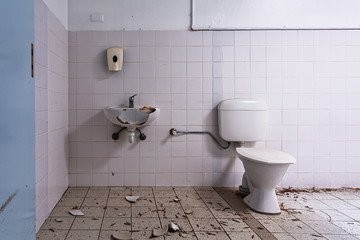Vandalism of abandoned building