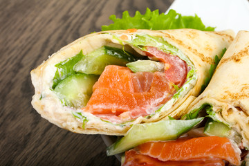 Salmon bread roll