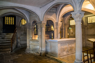 Fototapeta na wymiar Crypte de l'abbatiale de St-Maixent-l'Ecole,Deux-Sèvre, Nouvelle-Aquitaine, France.