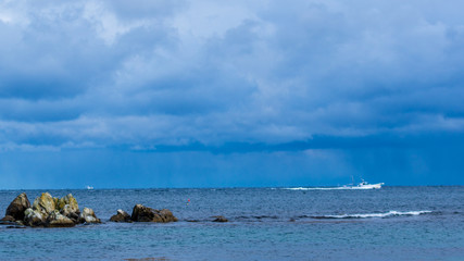 「松島」の海は透明度も抜群で、磯遊びに最適な場所です。