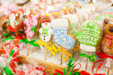 Fototapeta na wymiar Gingerbread cookies on the Christmas fair, packed
