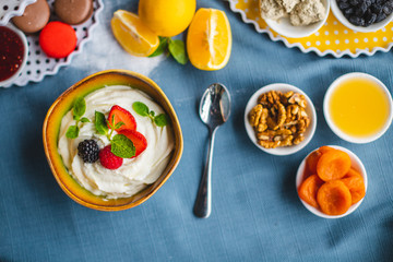 breakfast, cereal, dried fruit, tea