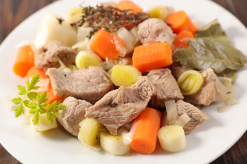 veal with carrot and leek