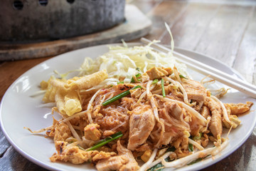 chicken pad thai