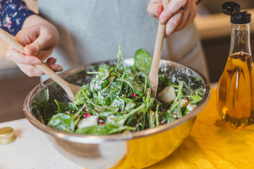 Recipe for making salad from fresh pear, pomegranate, spinach, walnut, cheese and dried cranberries in pictures - step by step instructions