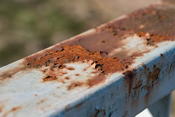 錆びついた金属