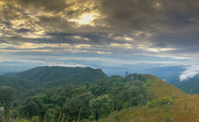 Obraz premium light ray and cloud on top of the mountain at Chaing mai, Thailand