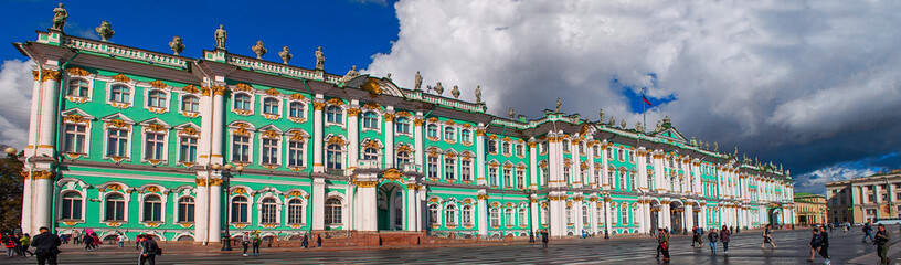 Fototapeta na wymiar colorful Winter Palace