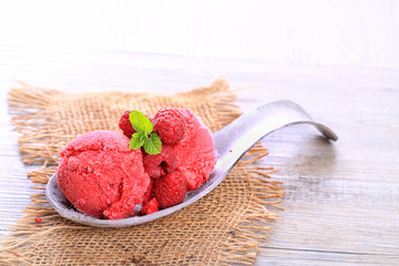 glace à la framboise