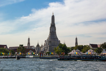 Naklejka premium Wat Arun w Bangkoku w Tajlandii