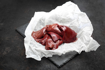Świeża wątróbka indycza. © foodandcook