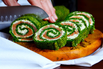 Spinatrolle mit Lachs und Frischkäse