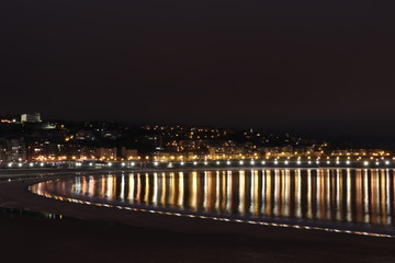 Fototapeta premium ville de san sébastien de nuit , san sebastian