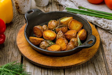 baked mini potatoes with rosemary