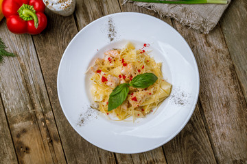 tagliatelli pasta with salmon