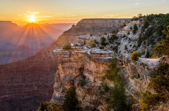 Grand Canyon, Mather Point at sunrise