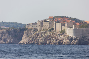 Fototapeta na wymiar DUBROVNIK, CROATA - AUGUST 22 2017: view from lokrum island of Dubrovnik ancient walls