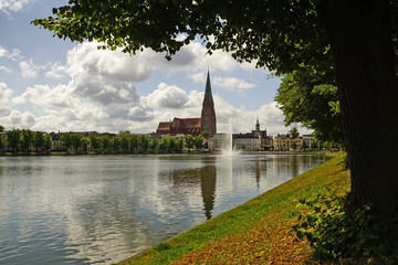 Stadtansicht Schwerin mit Dom und Pfaffenteich
