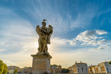 Rom Statue