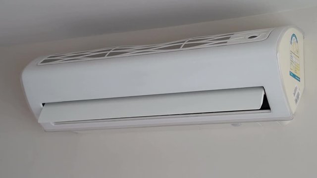 Time lapse, air conditioning is working
