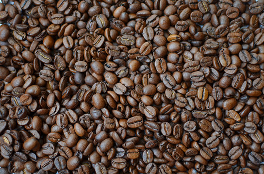 Roasted coffee beans background © Елена Писак