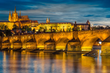 Fototapeta na wymiar Amazing views of the Prague Castle and the Charles bridge over the Vltava