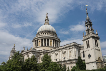 Fototapeta na wymiar St. Pauls Cathedral in London.