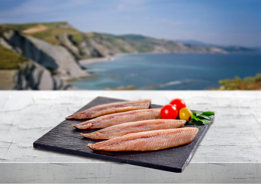 Anchoas premium frente el mar 