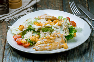 Salad caesar with chicken