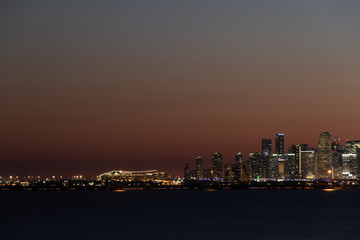Naklejka premium skyline at sunset