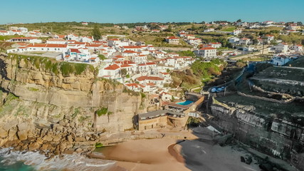 Vista das Azenhas do Mar em Sintra Portugal