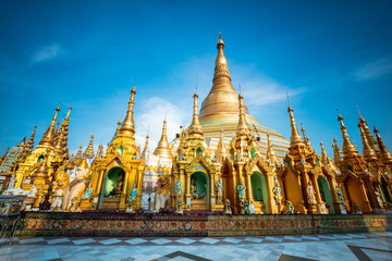 Fototapeta premium Shwedagon pagoda, Yangon Myanmar