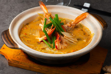 giant river prawn soup with noodles