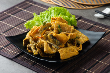 Crispy fried fish Skin with salted egg