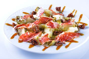 Ensalada de Alcachofas con jamón serrano 