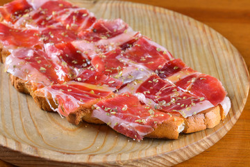 Tostada de Jamon serrano con aceite de oliva
