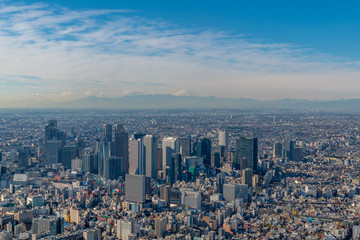 新宿摩天楼と富士山の空撮