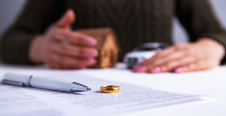 divorce contract ring