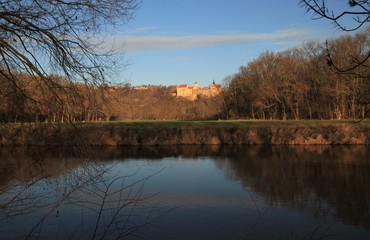 Fototapeta na wymiar Saaletal mit Schloss Goseck