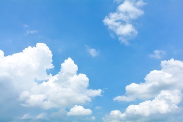 Obraz na płótnie Canvas blue sky with cloud in summer - background