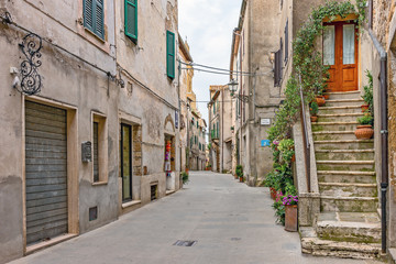 Fototapeta na wymiar Beautiful alley in Tuscany, Old town, Pitigliano, Italy