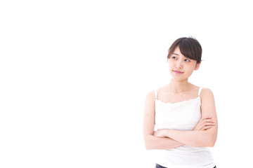 ビューティーケアをする若い女性