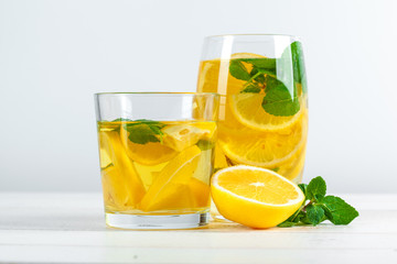 Lemonade. Drink with fresh lemons.
